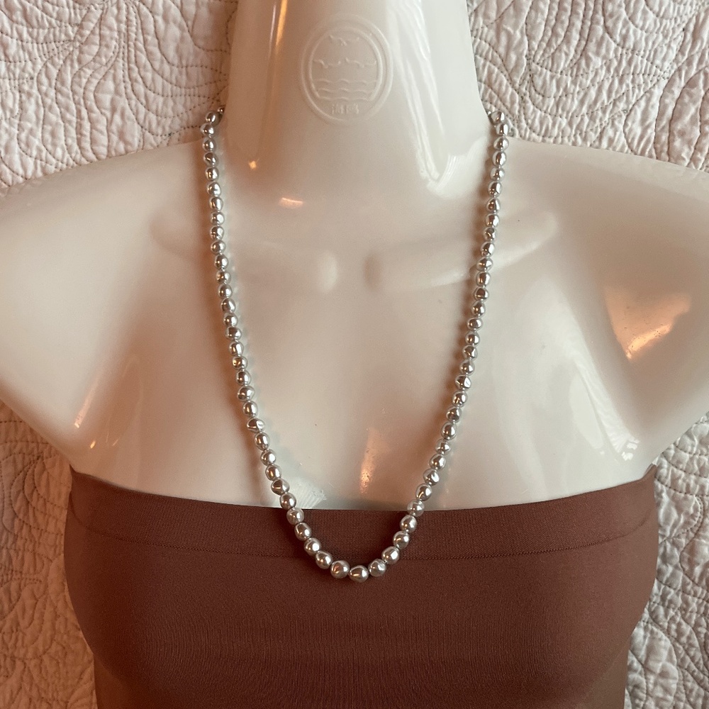 VINTAGE (1982) AVON CLASSIC BAROQUE NECKLACE